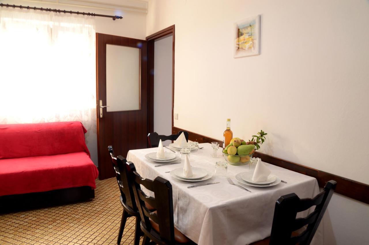 Dvosoban Apartman U Centru Grada Биоград-на-Мору Экстерьер фото